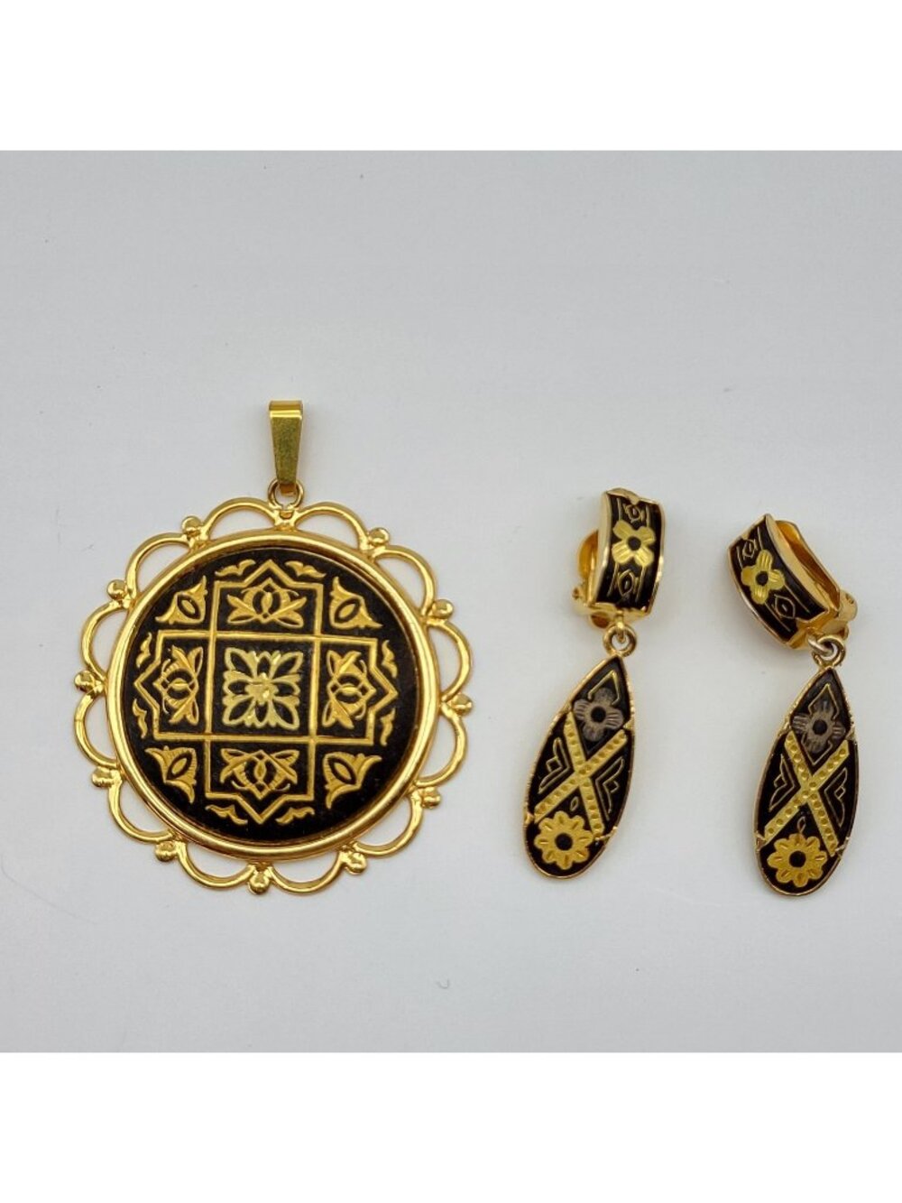 Stunning Vintage Damascene Jewelry lot clip Earrings Bold Pendant Estate Jewelry